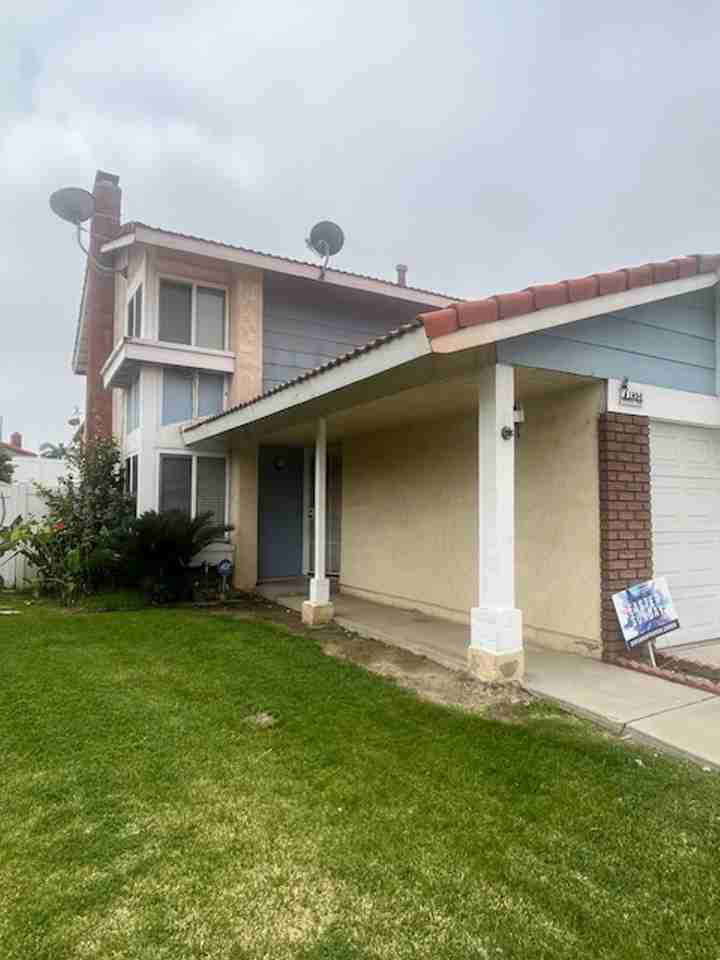 1896 Topeka Way - Photo 2 of 18