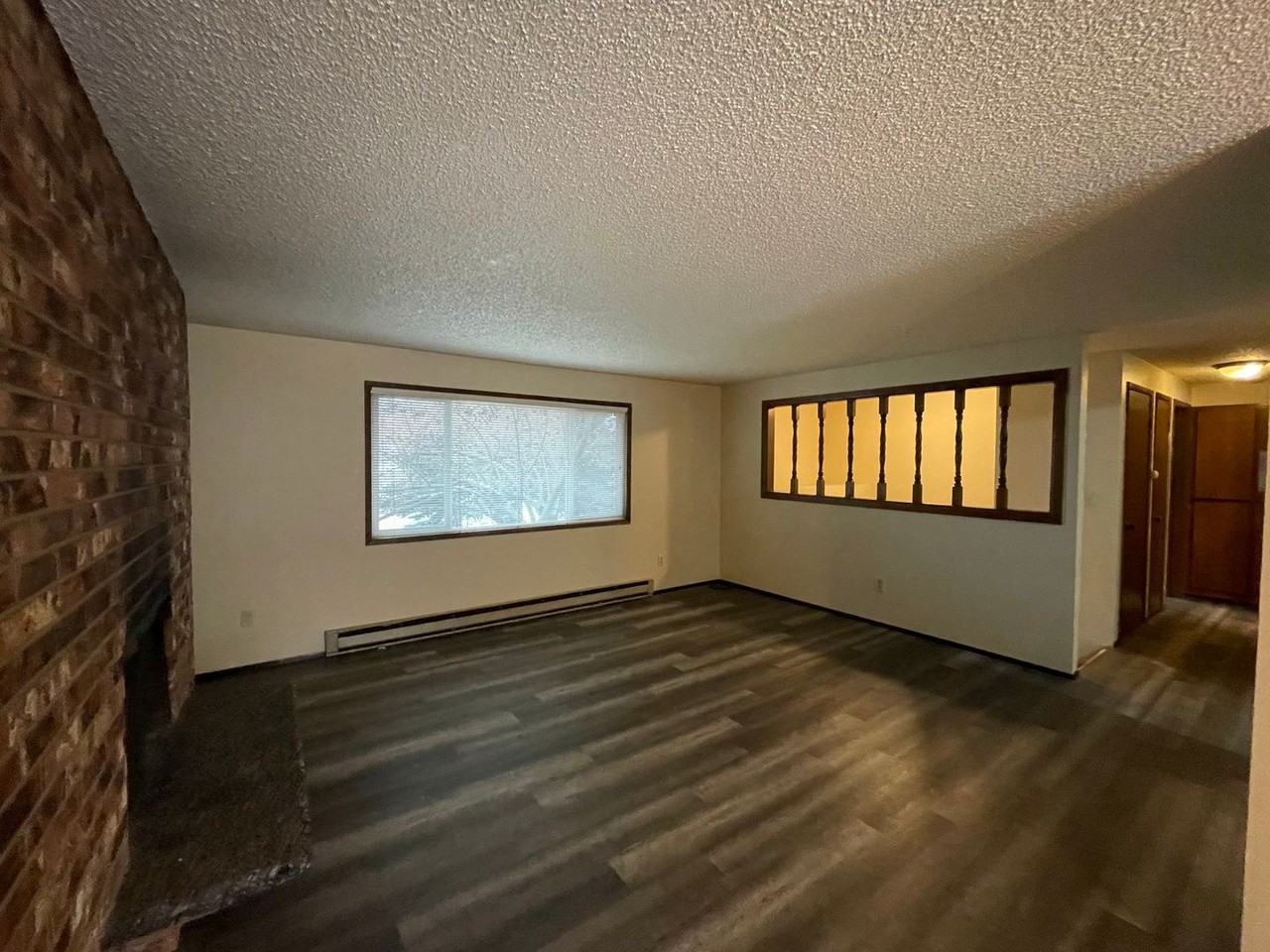 223 E Hawthorne Rd - Photo 2 of 22