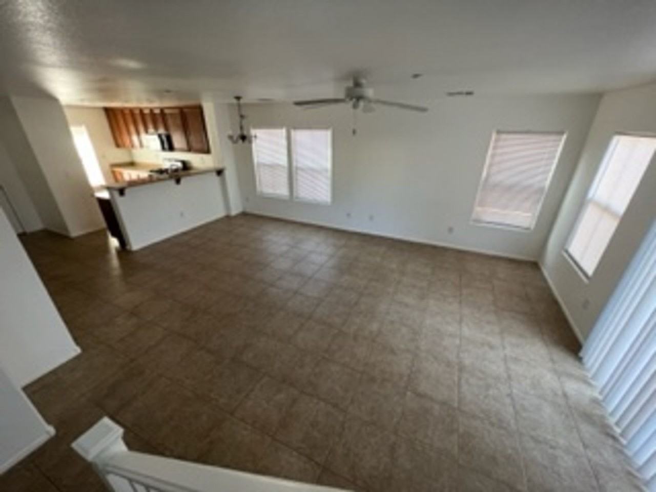 1172 Paradise Desert Ave - Photo 3 of 40