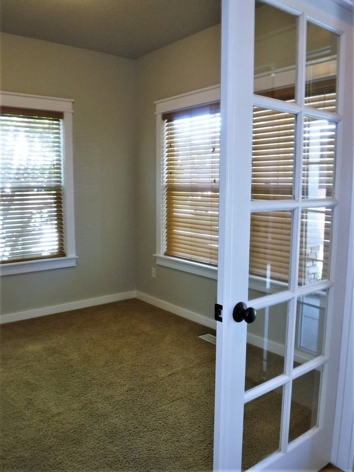 4432 N Kilee Ave - Photo 5 of 33