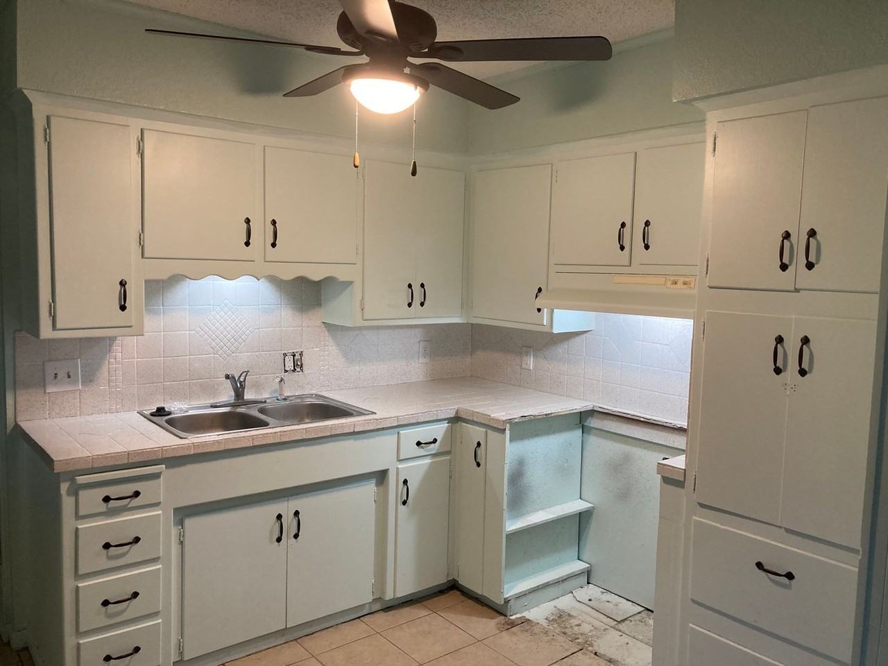 1701 Taylor Ave - Photo 5 of 15