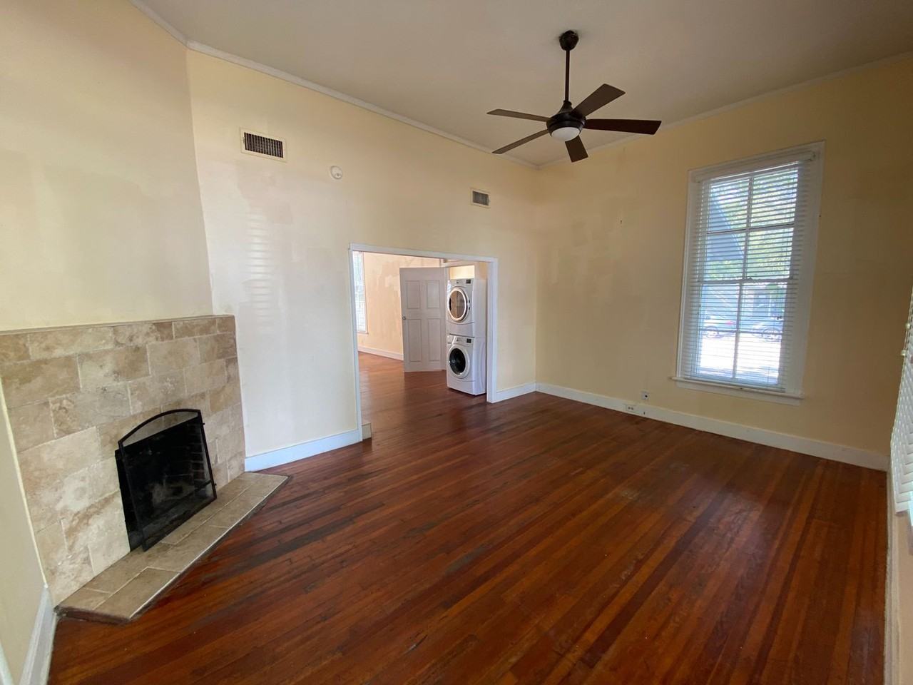 1801 Nueces St - Photo 3 of 19