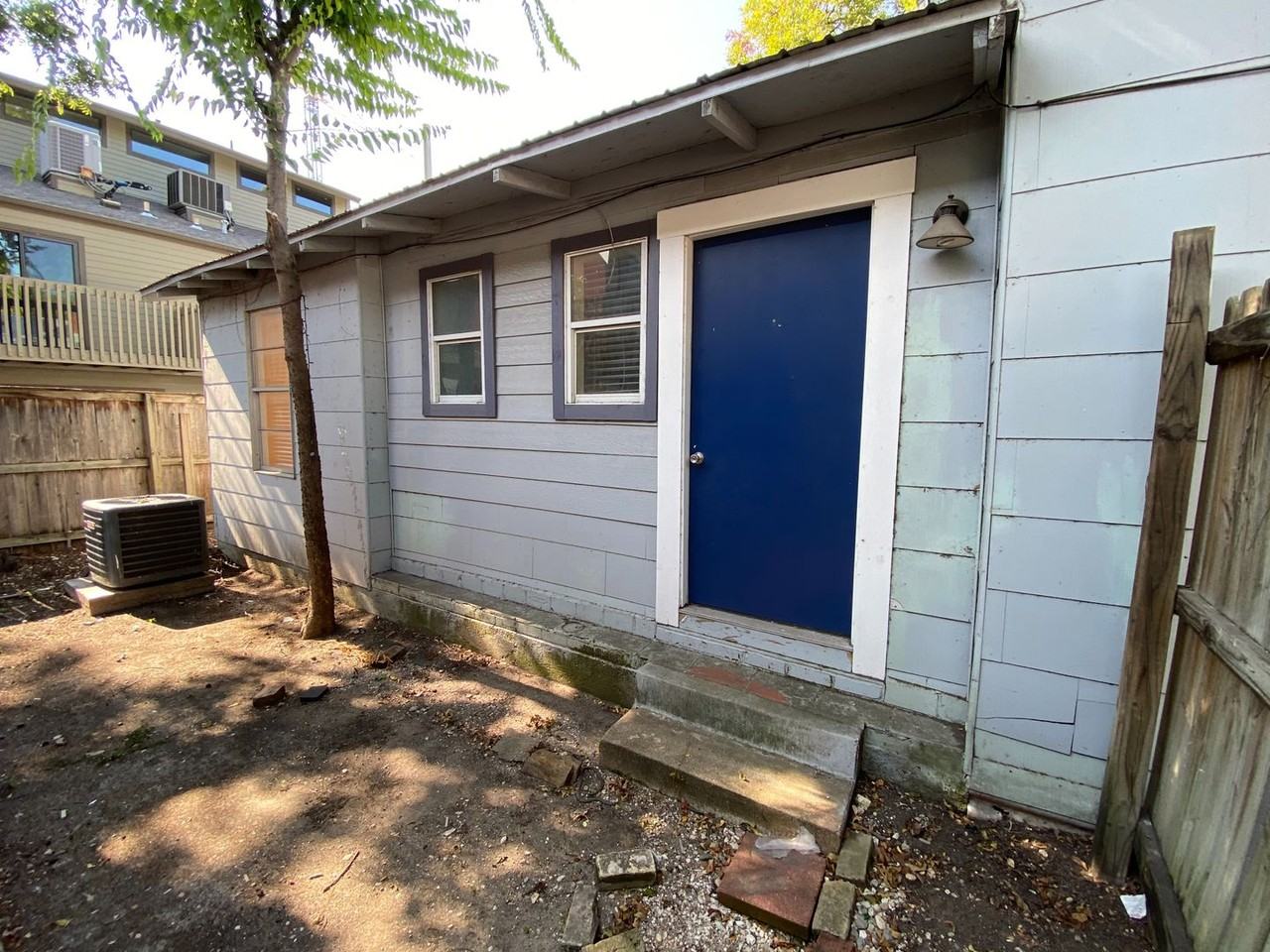 1801 Nueces St - Photo 2 of 19