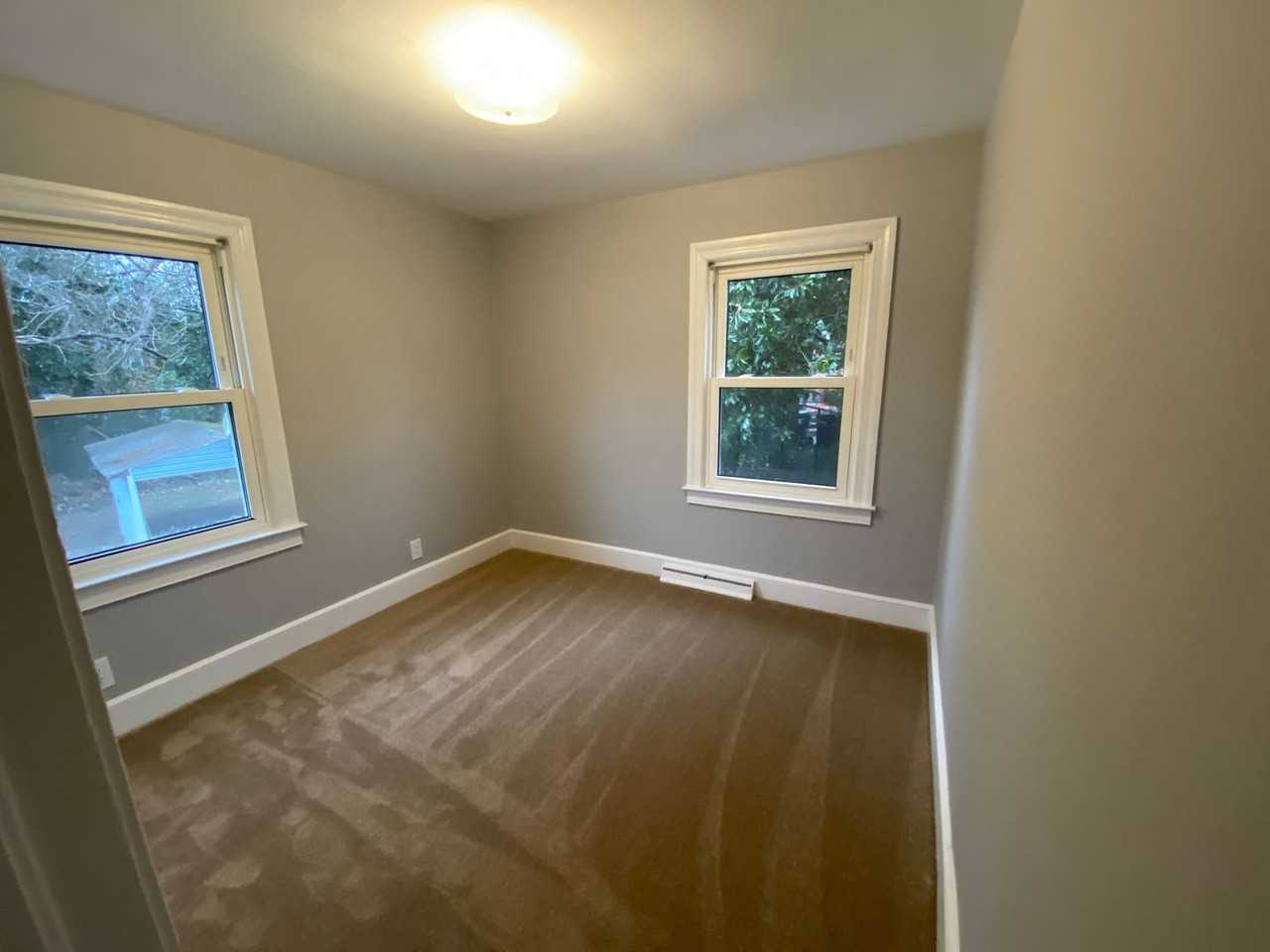 712 N Main St - Photo 6 of 22