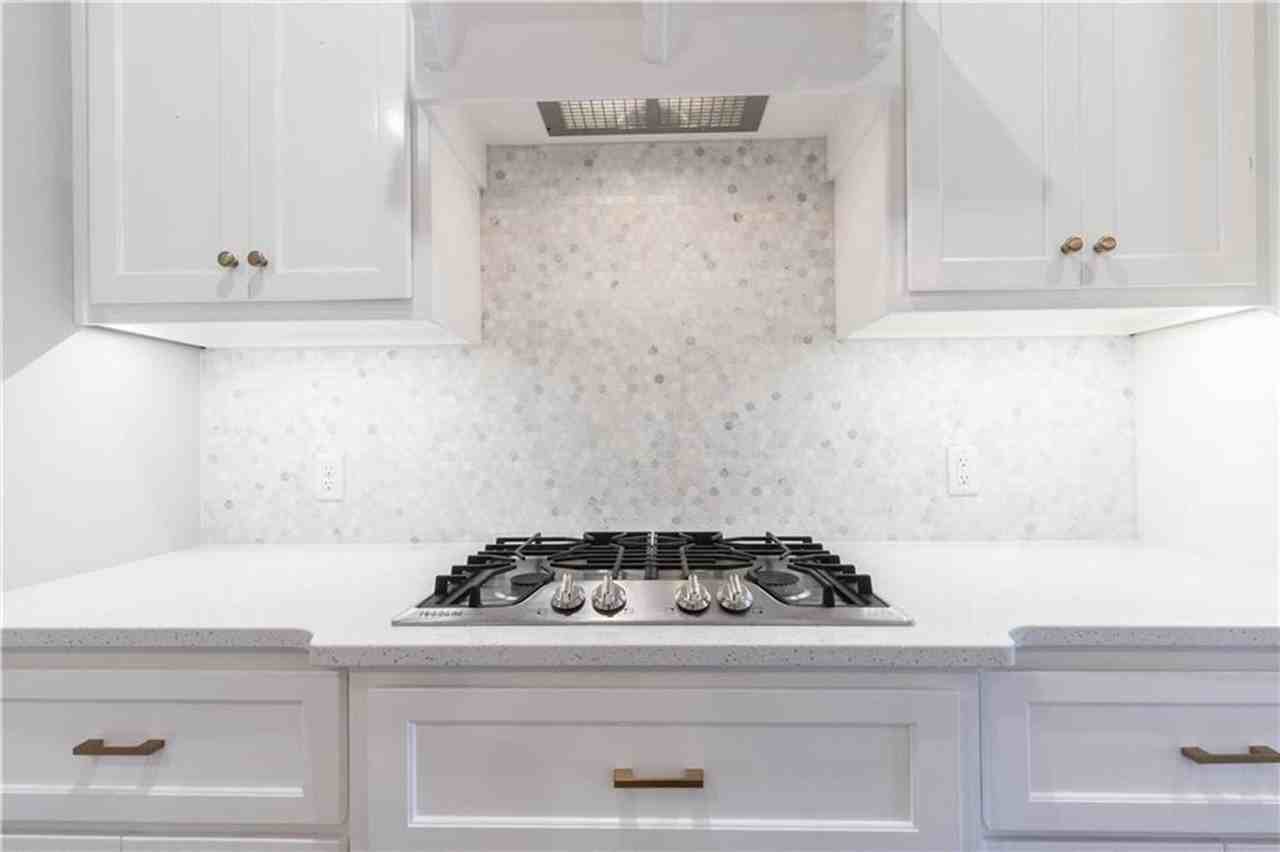 7925 Sweetgum St - Photo 6 of 27