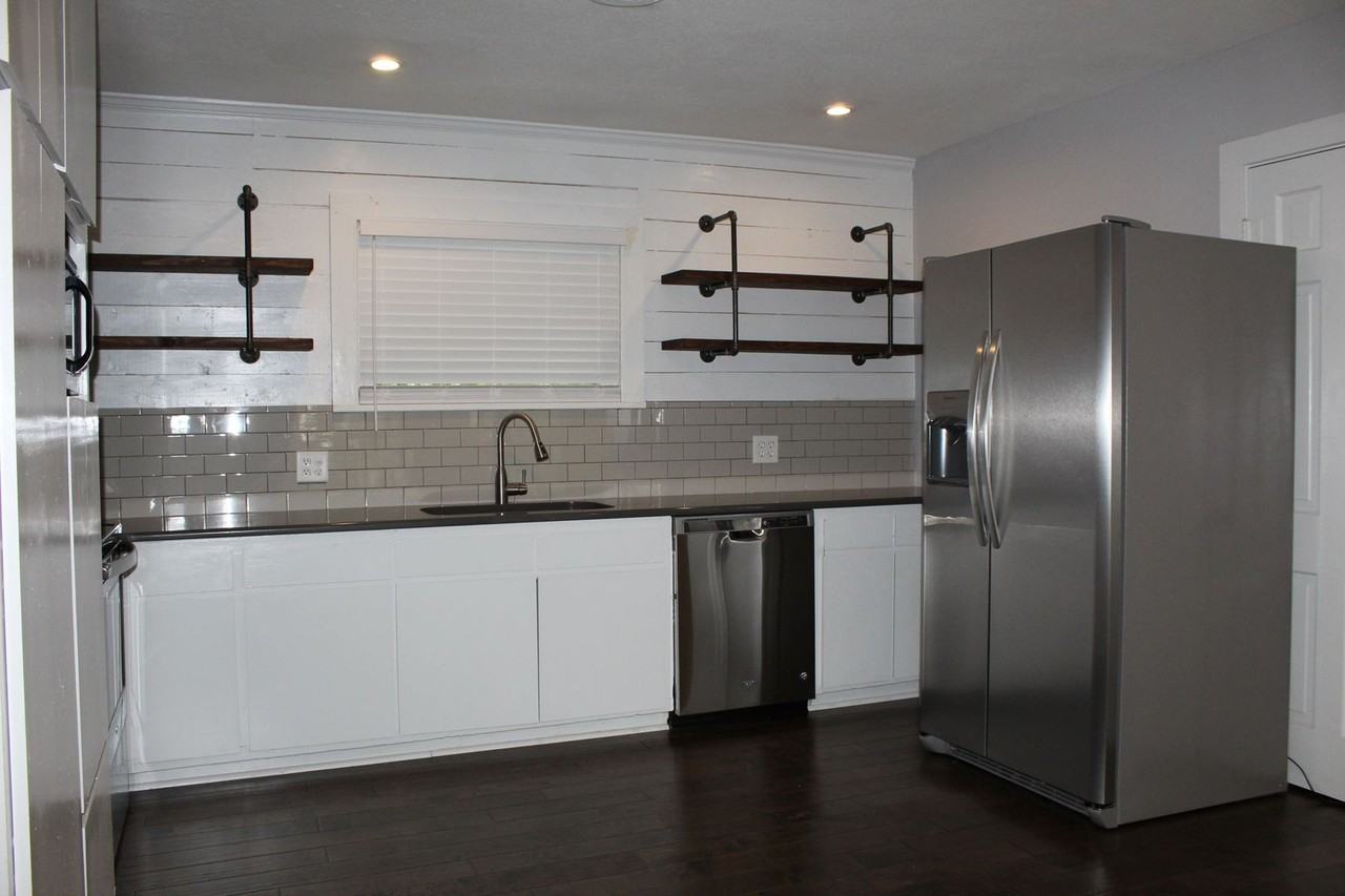 1107 N Wall St - Photo 5 of 16