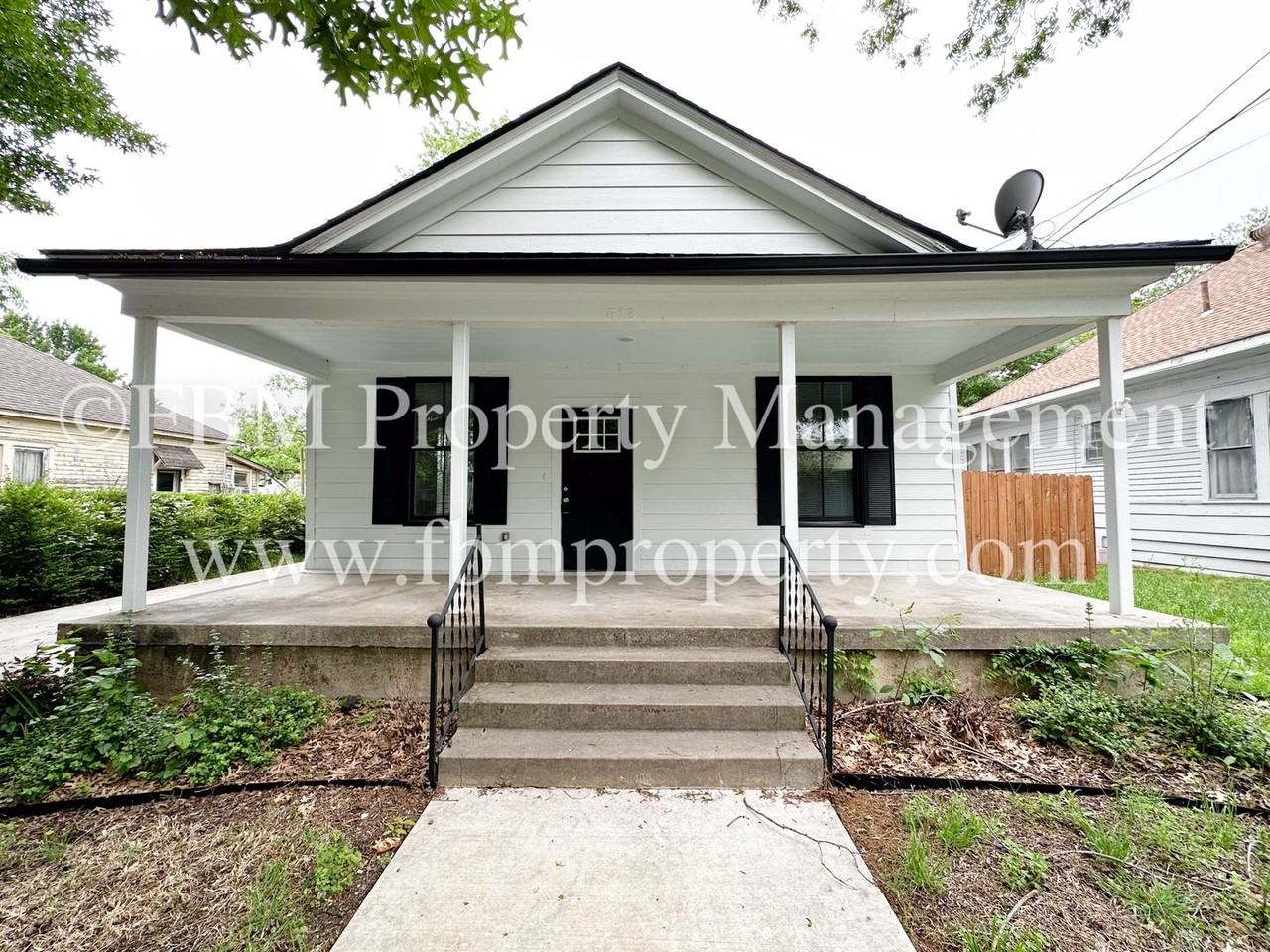 513 Water St - Photo 2 of 17