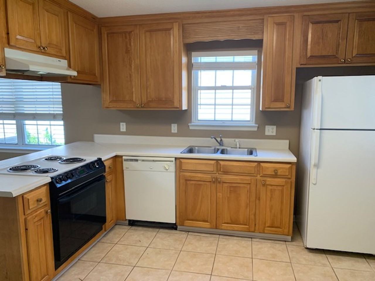 1318 Edgewood Dr - Photo 5 of 12