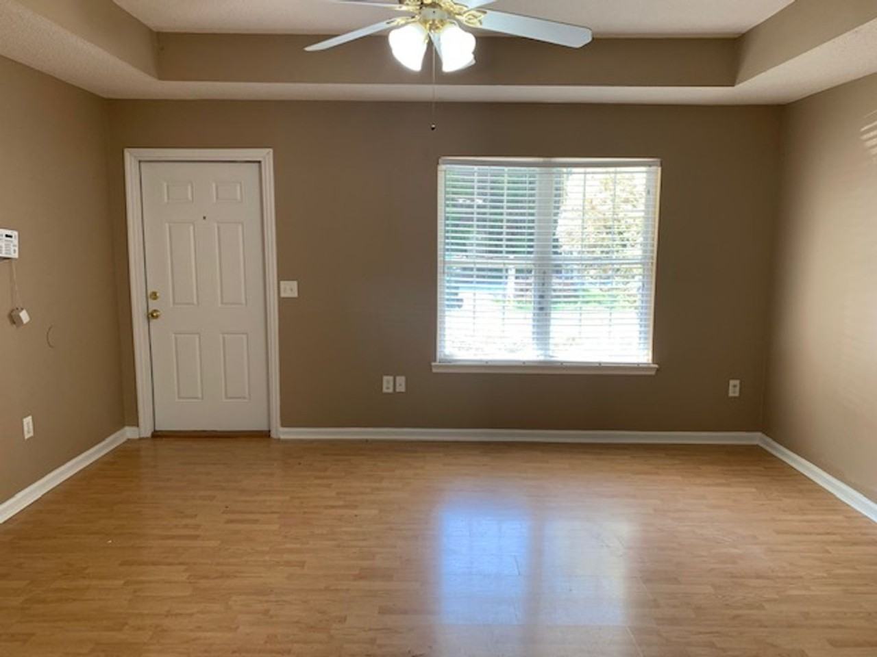 1318 Edgewood Dr - Photo 2 of 12