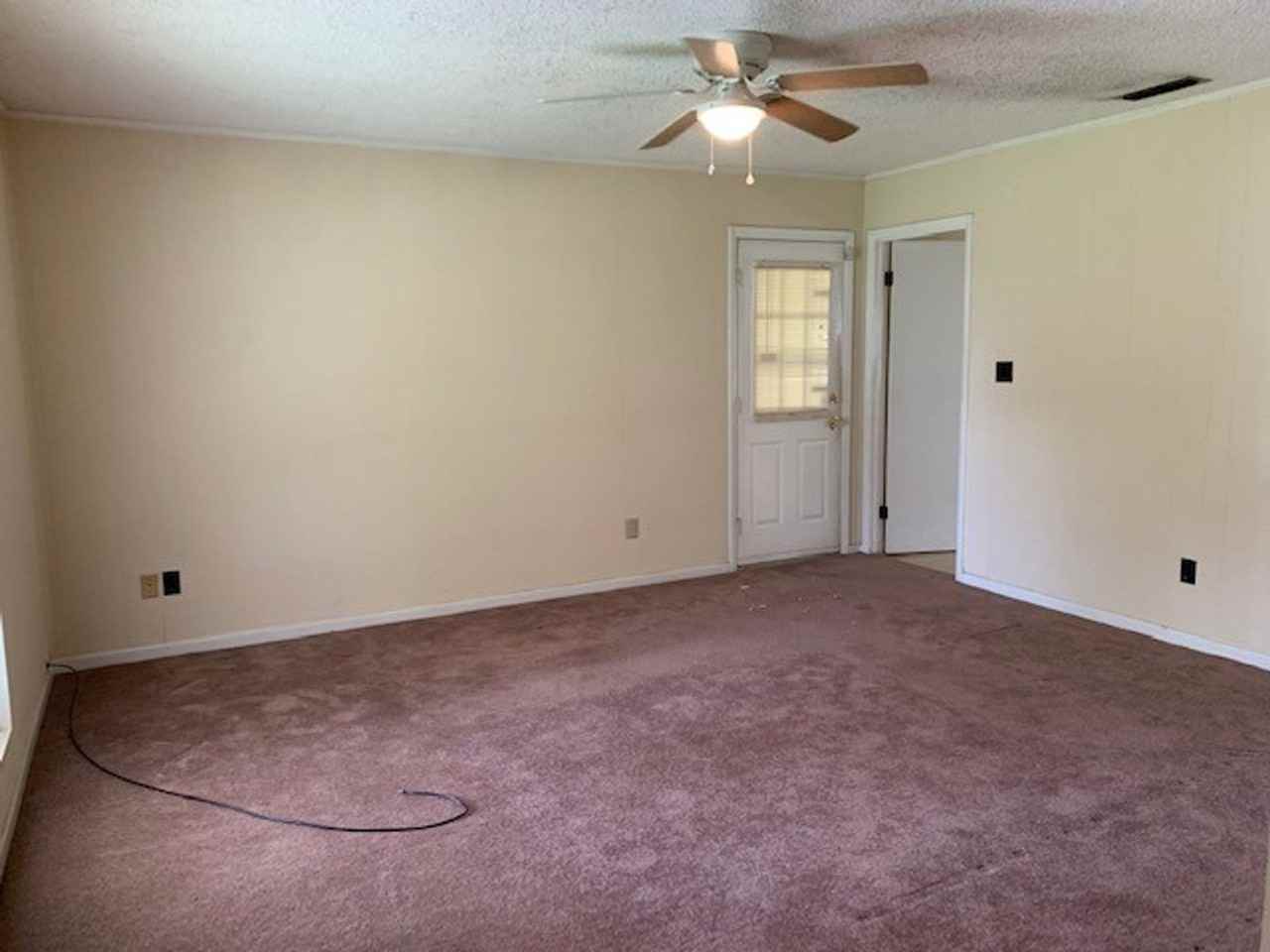 3902 Danube Cir - Photo 2 of 9