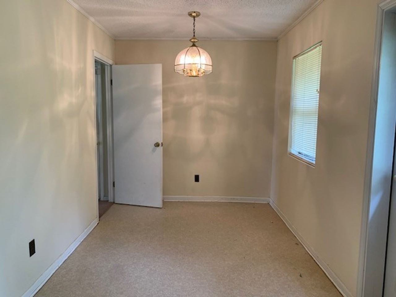3902 Danube Cir - Photo 5 of 9