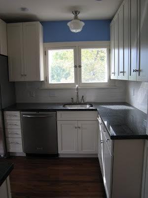 784 S Elizabeth St - Photo 3 of 10