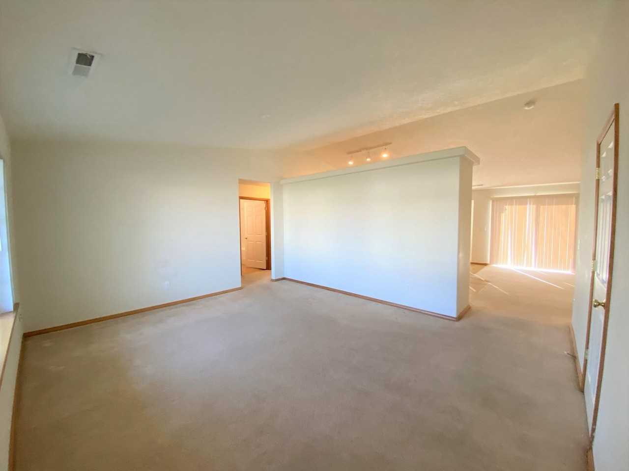 8004 Chehalis Dr - Photo 3 of 33