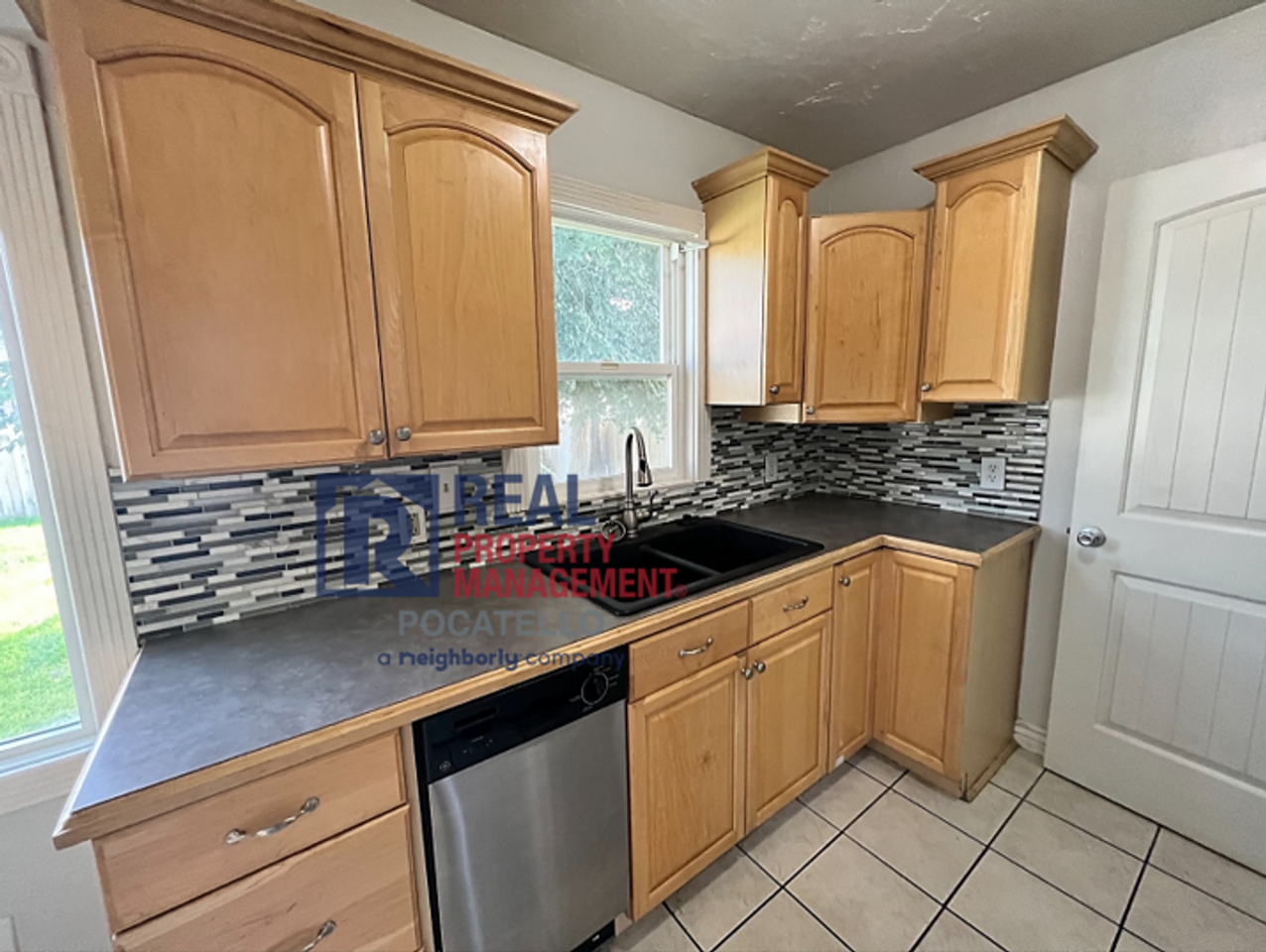 578 Filmore Ave - Photo 2 of 22