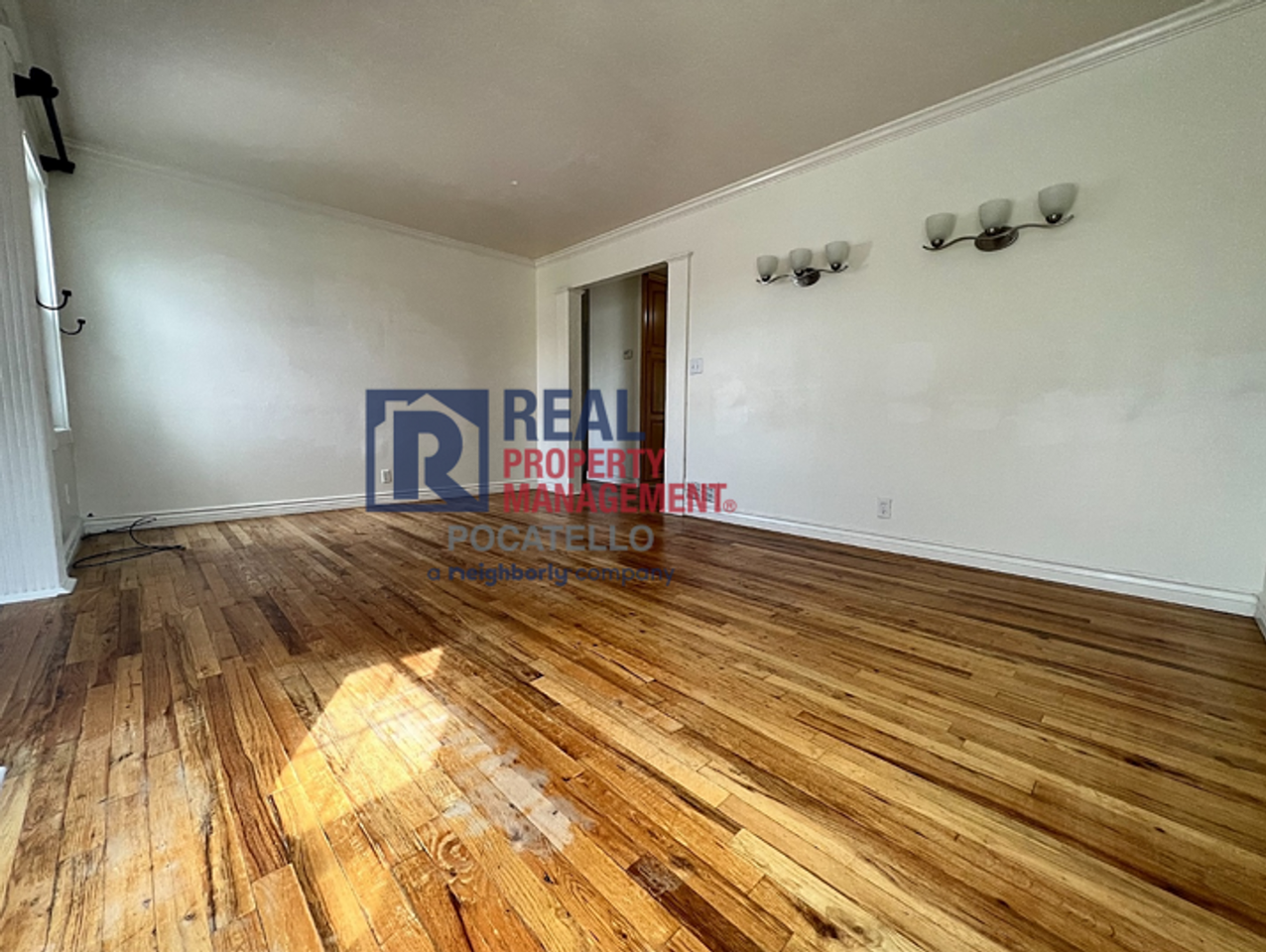 578 Filmore Ave - Photo 6 of 22