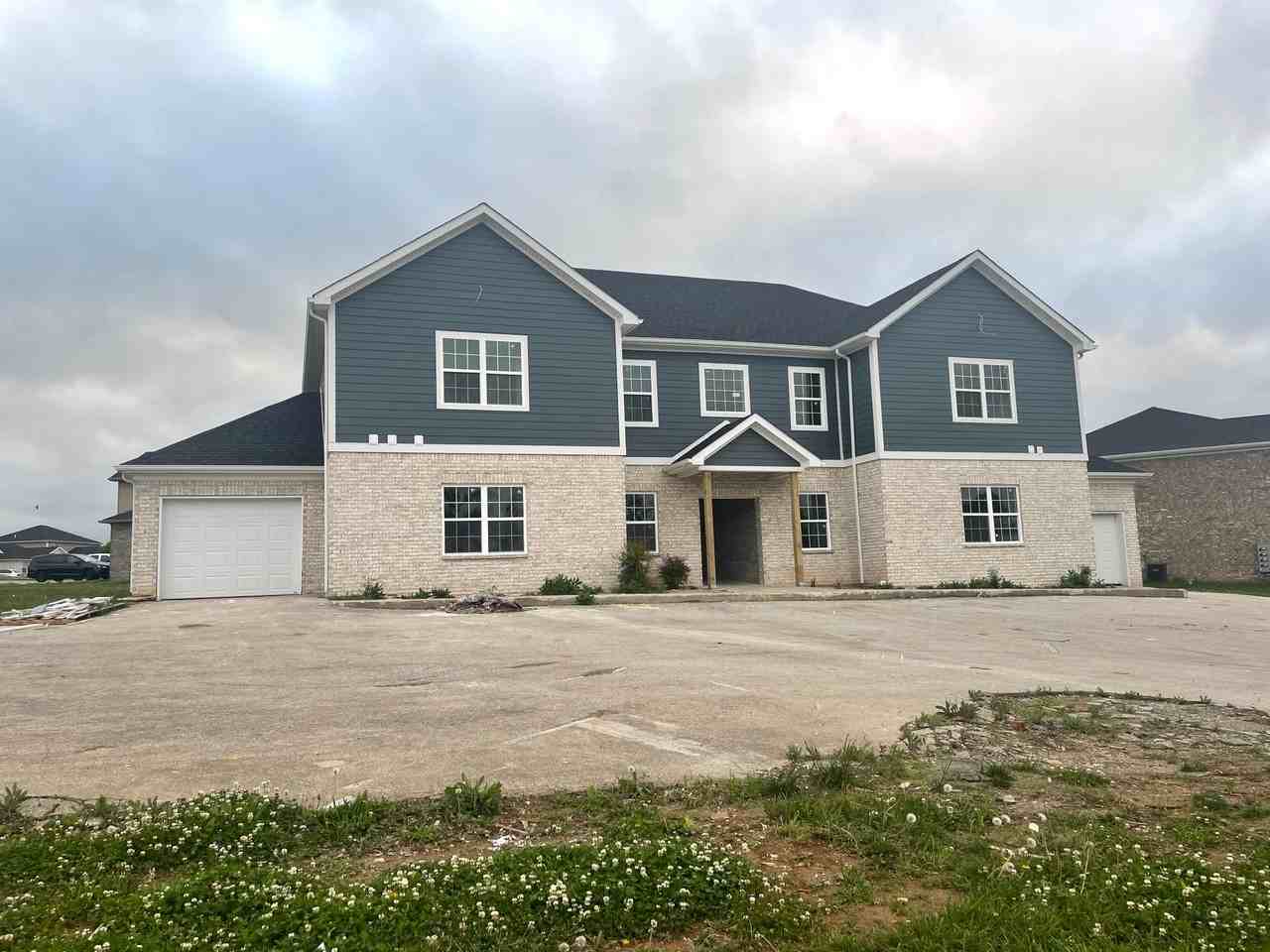 271 Spring Creek - Photo 2 of 11