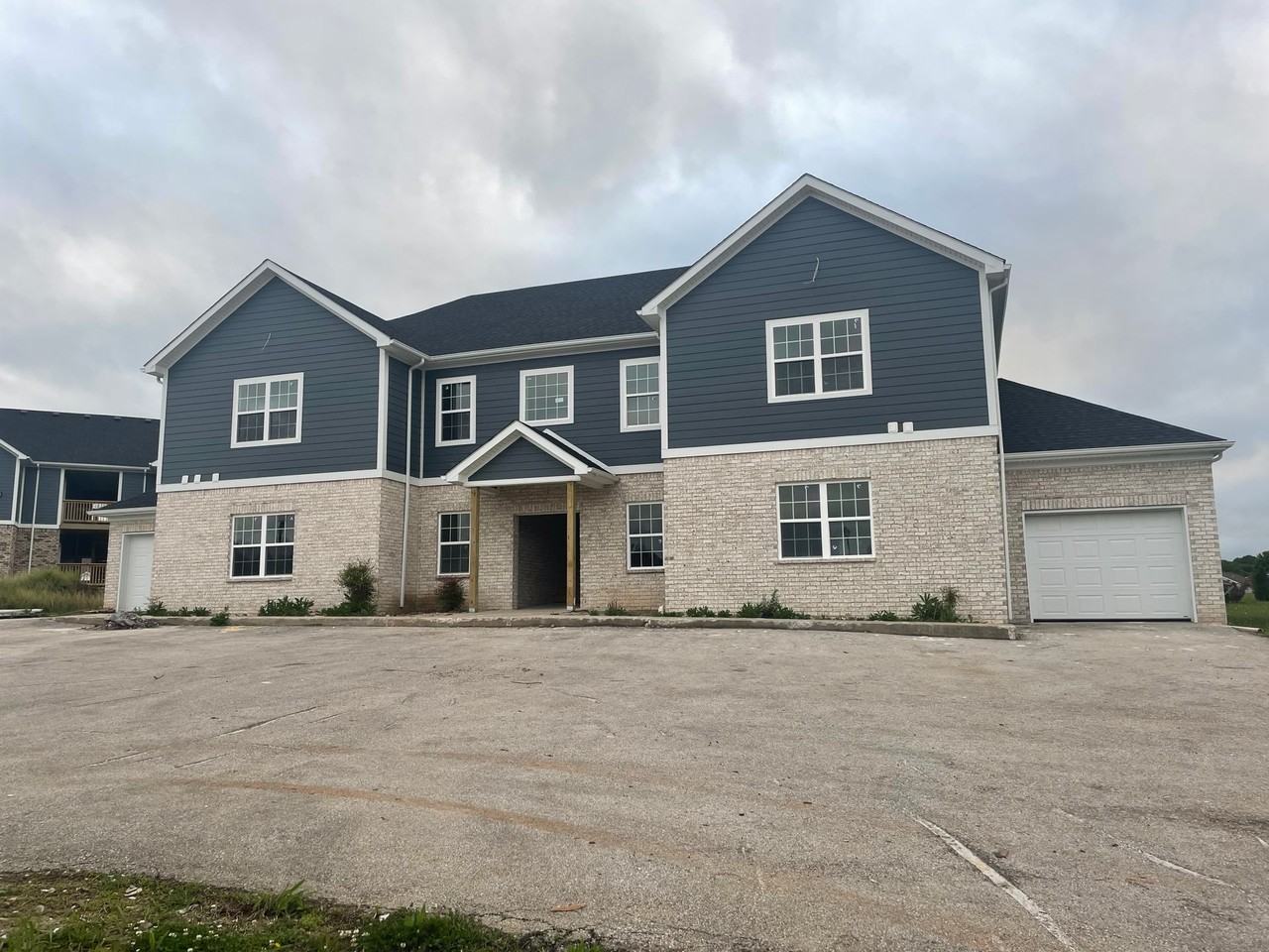 271 Spring Creek - Photo 3 of 11