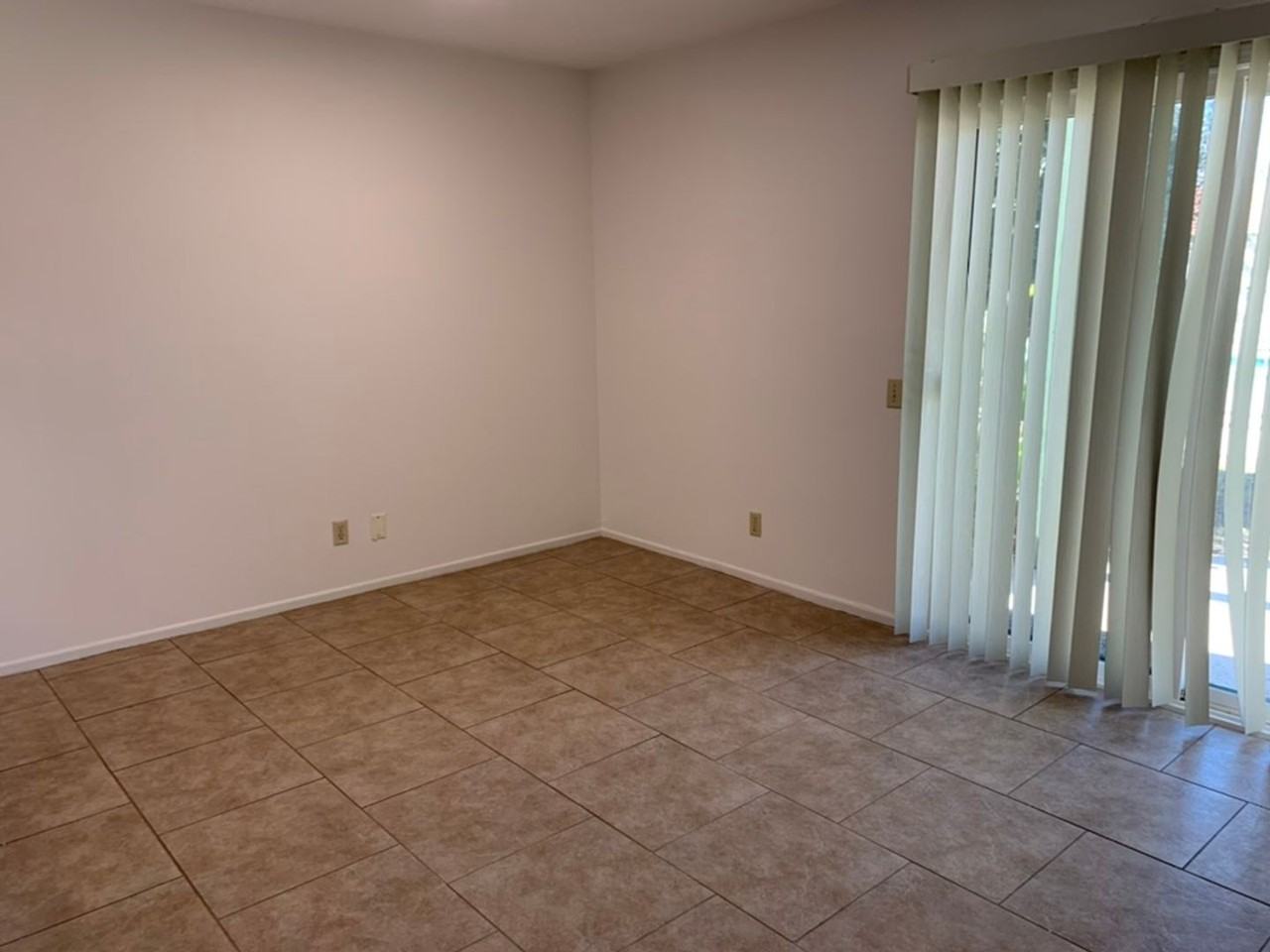 21 Lakeview Cir - Photo 3 of 34