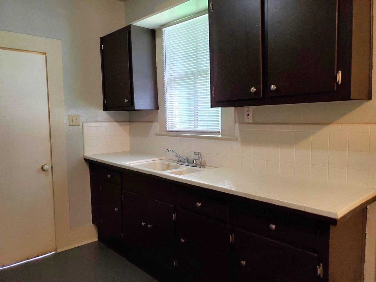 4358 Kenneth Ave - Photo 6 of 20