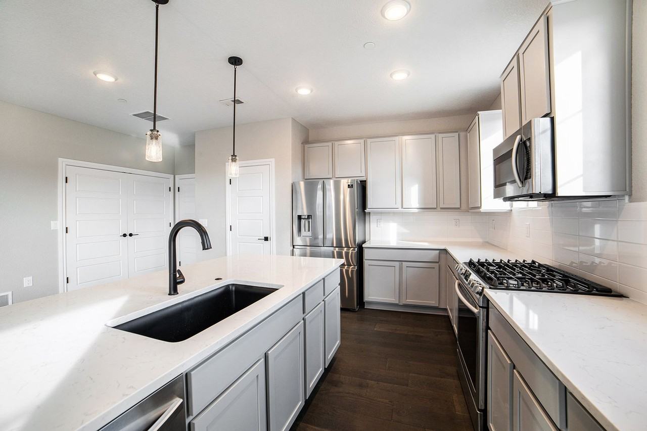 1707 Spring Water Pt - Photo 6 of 15