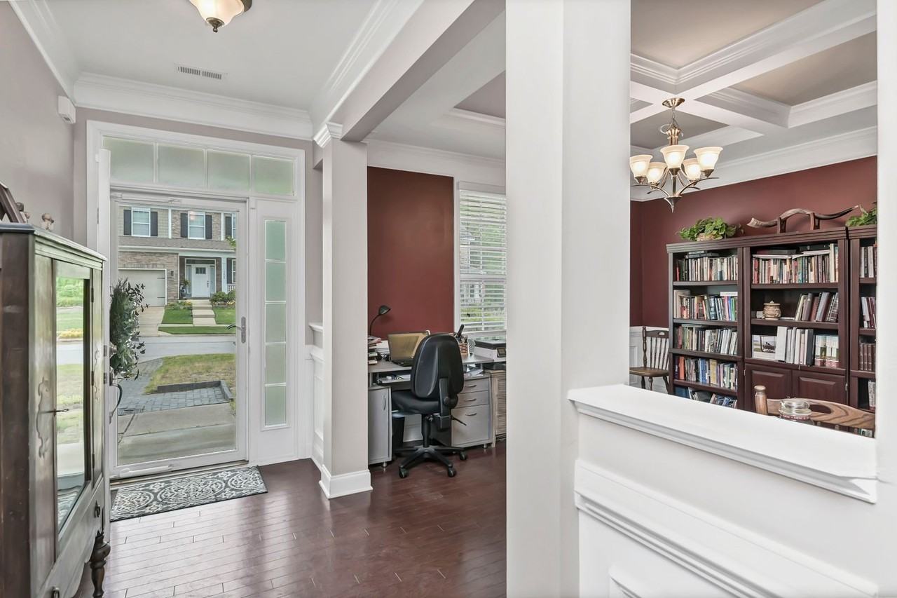 1409 Red Sunset Ln - Photo 2 of 50