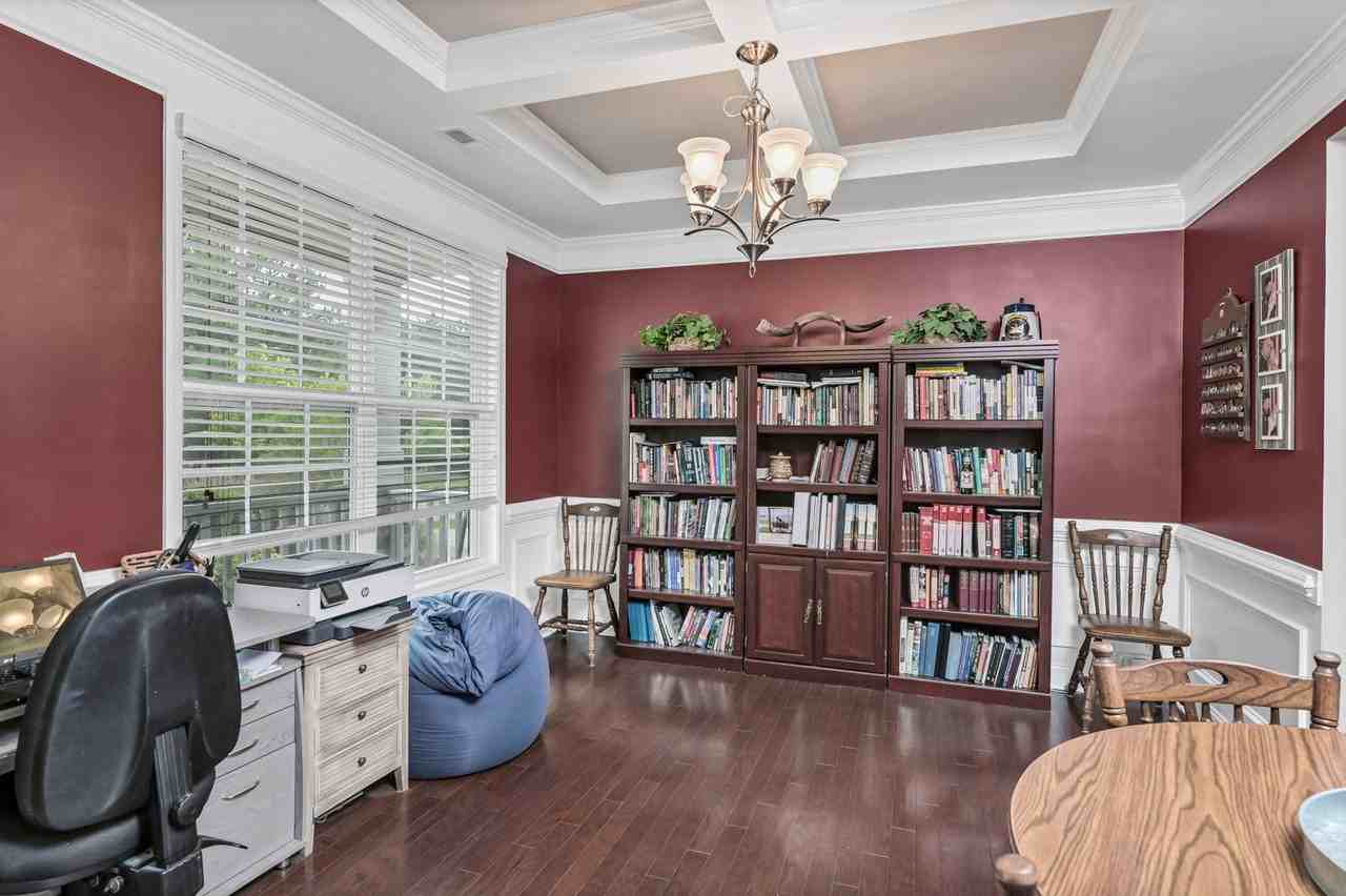 1409 Red Sunset Ln - Photo 3 of 50