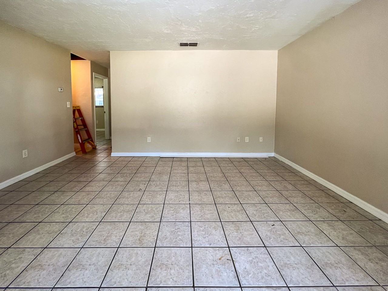 2288 - Holly Heights - Photo 3 of 18