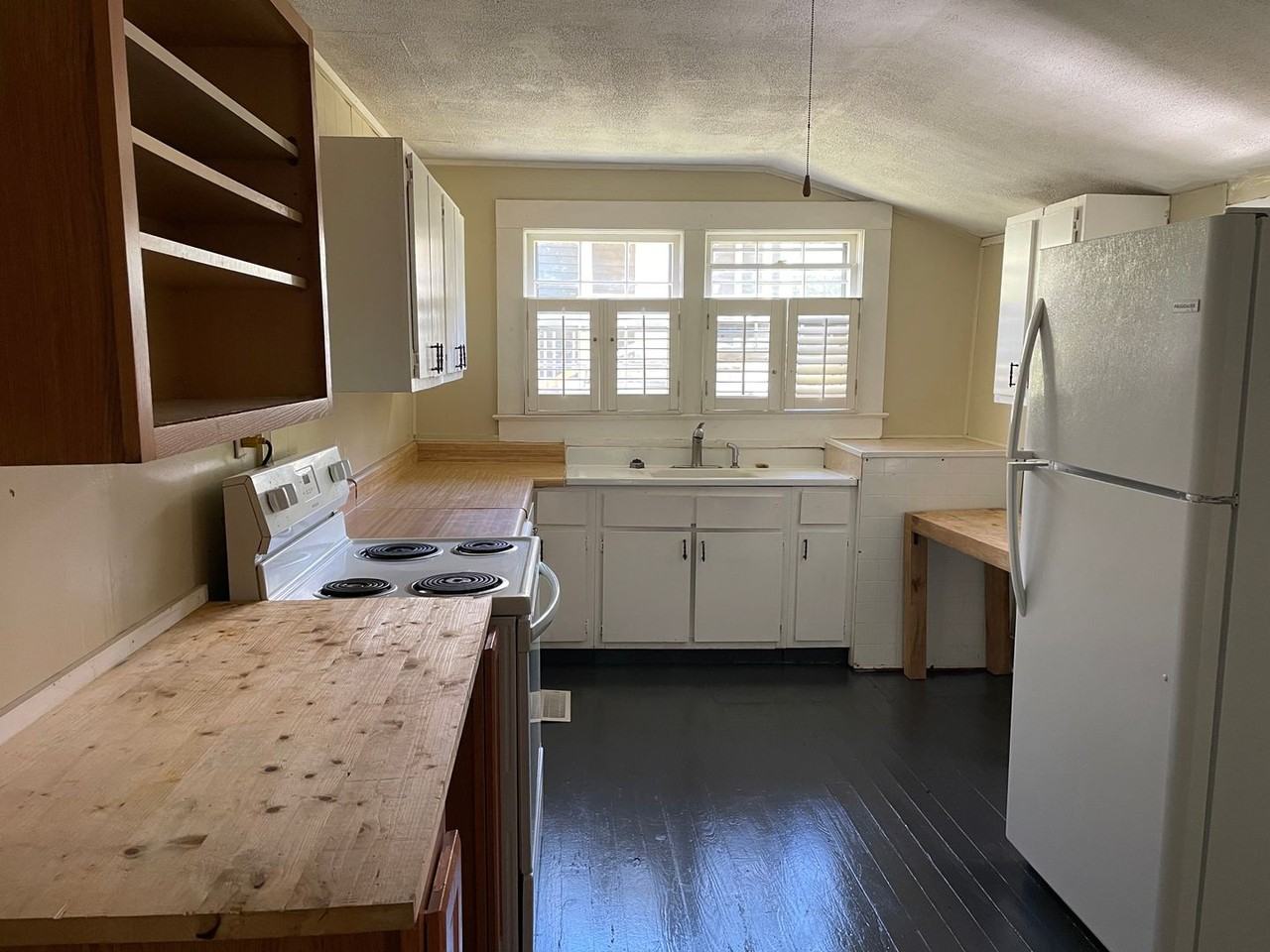 1115 Macon Hwy - Photo 5 of 10