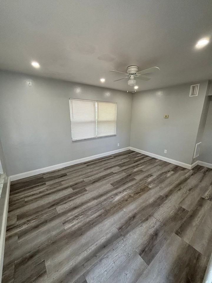 511-513 25th Ave S - Photo 2 of 9