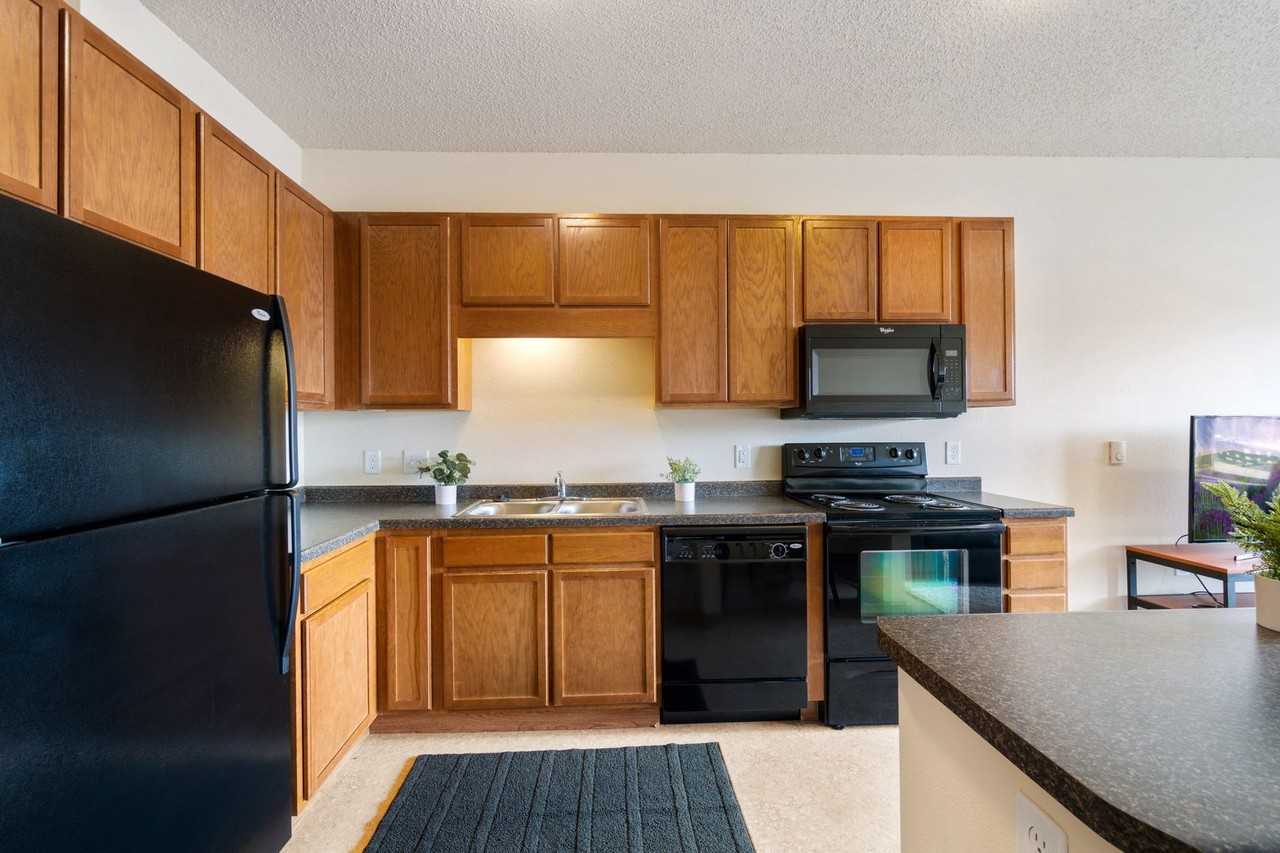 Cloud on Fifth - Photo 2 of 50