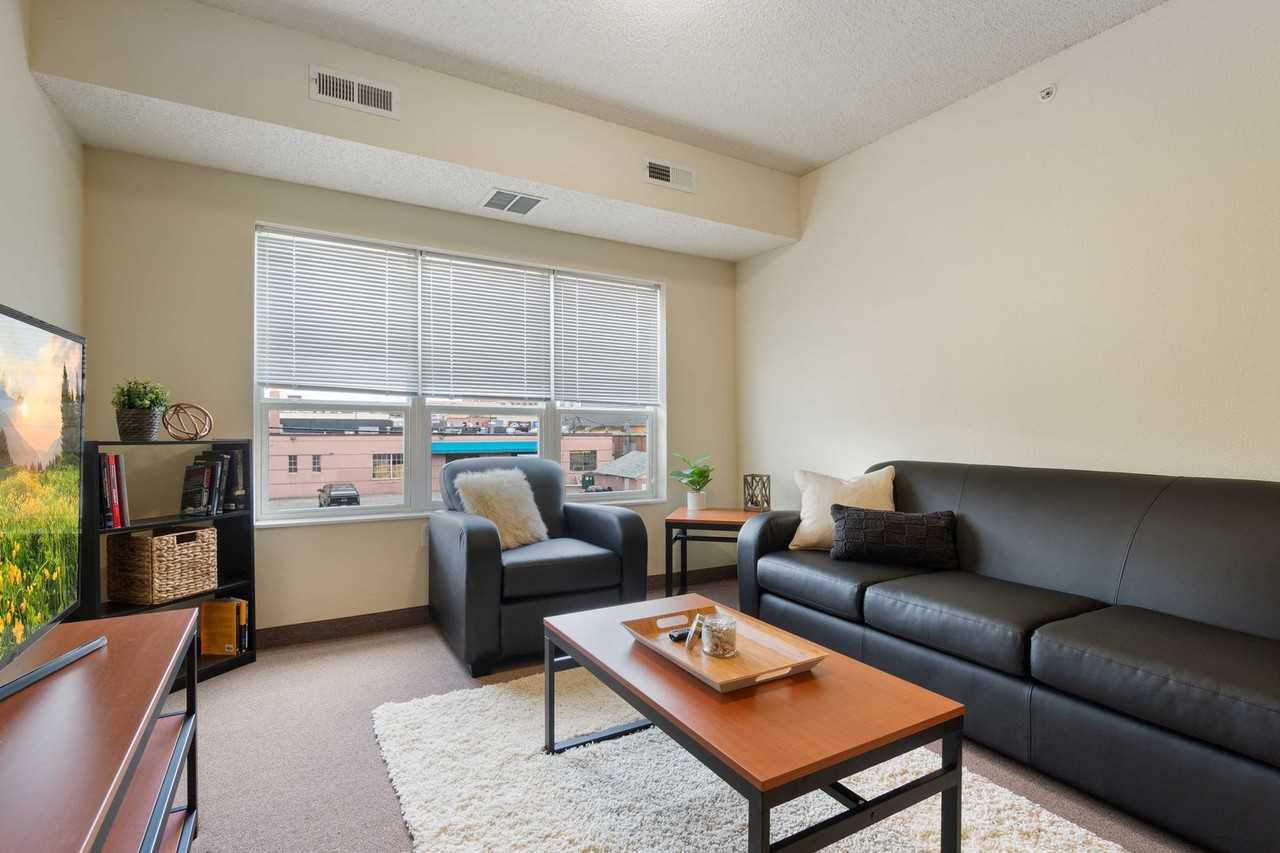 Cloud on Fifth - Photo 3 of 50