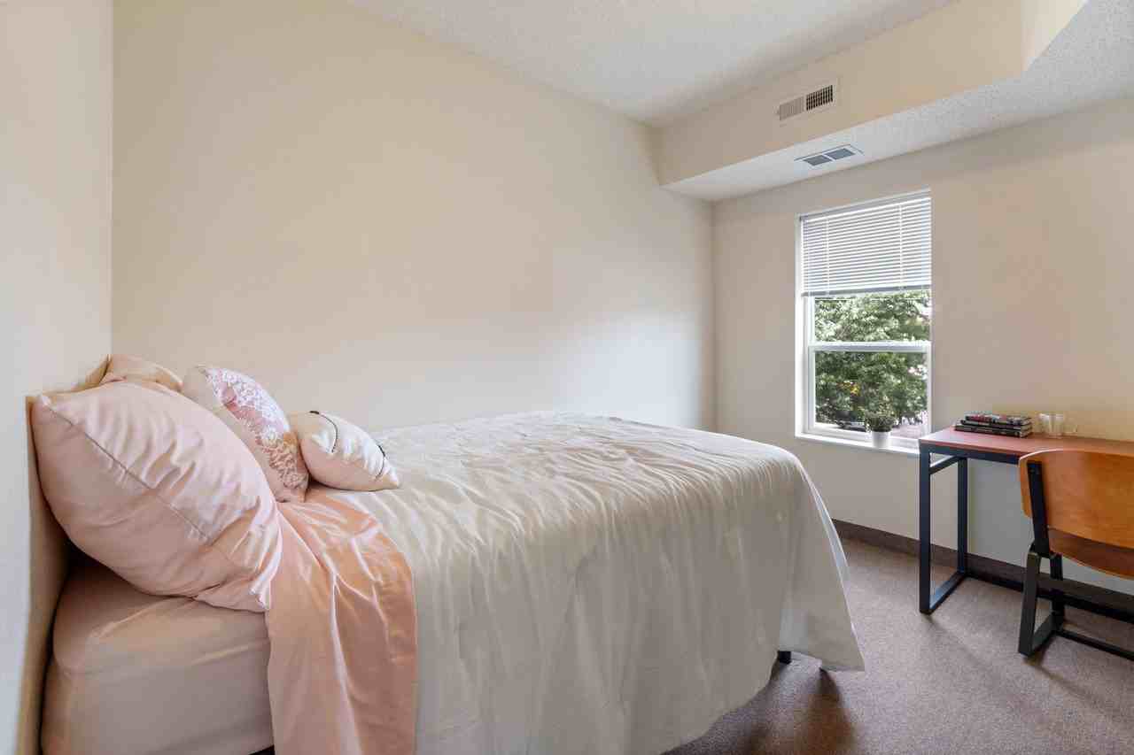 Cloud on Fifth - Photo 6 of 50