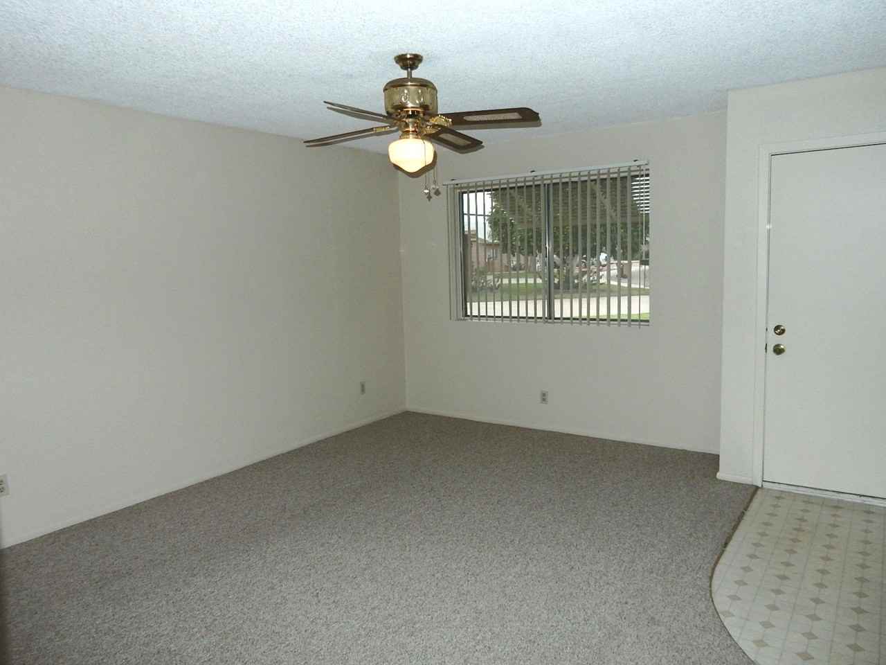 9909 N 96th Ave #B - Photo 3 of 16