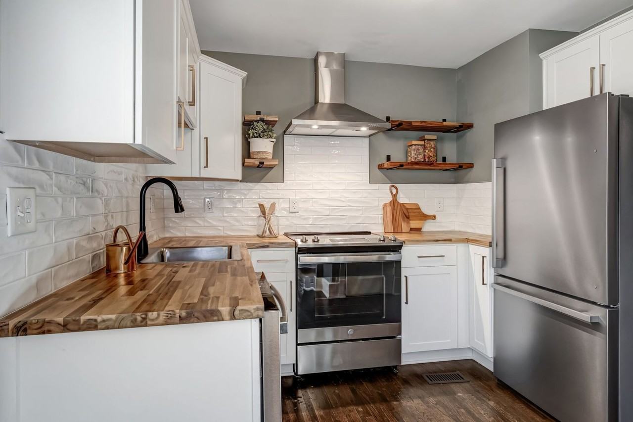 1606 Douglas Ave - Photo 4 of 18