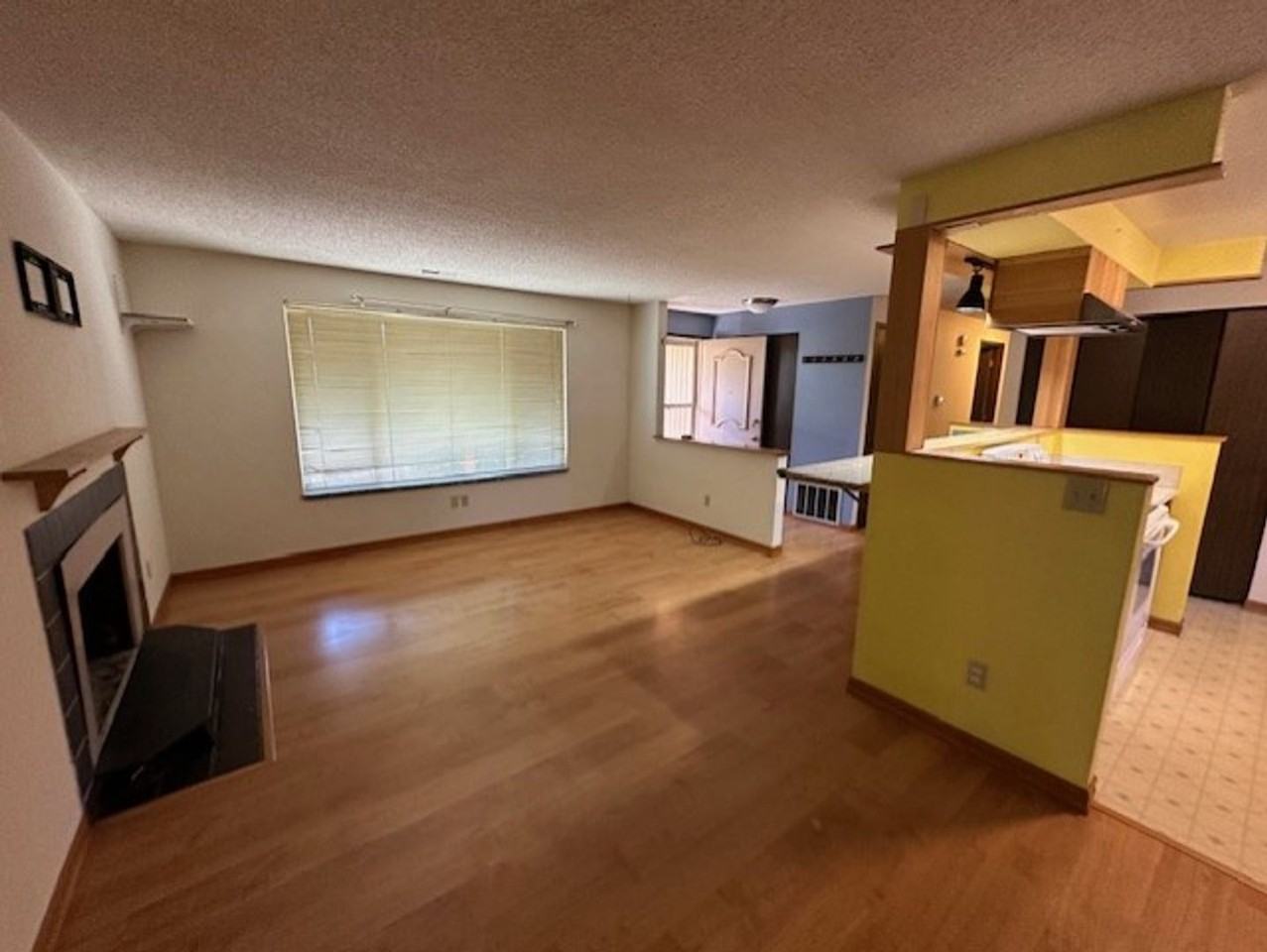 1840 Se Bethel St - Photo 4 of 11