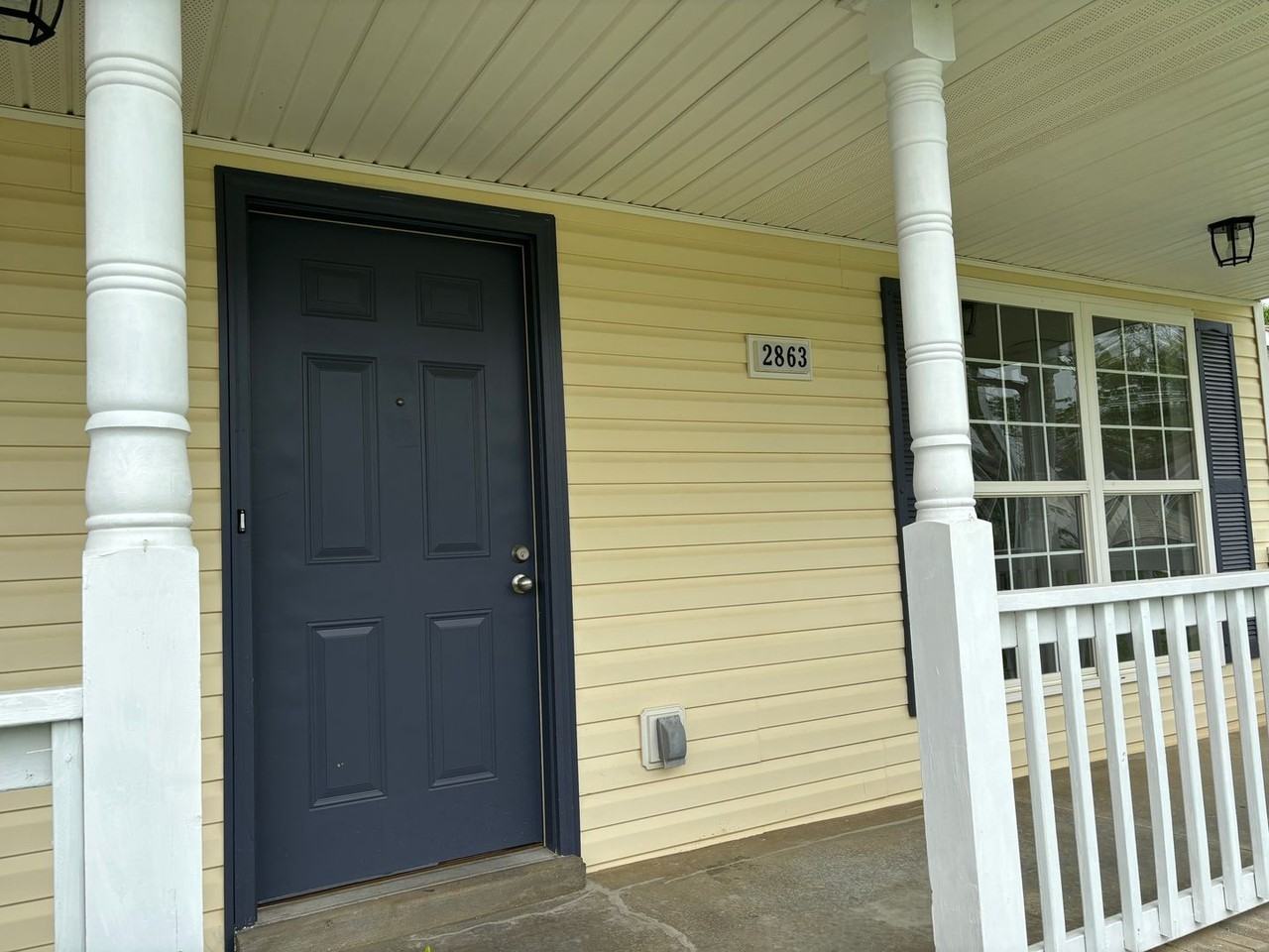 2863 Rome Ln - Photo 3 of 22