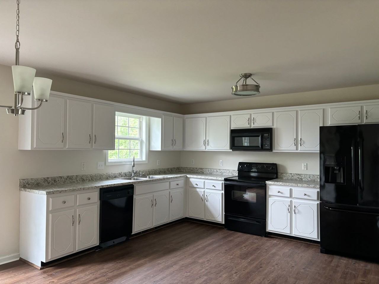 2863 Rome Ln - Photo 5 of 22