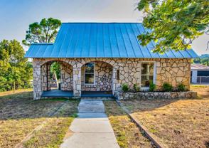 327 Roy St - Photo 1 of 1