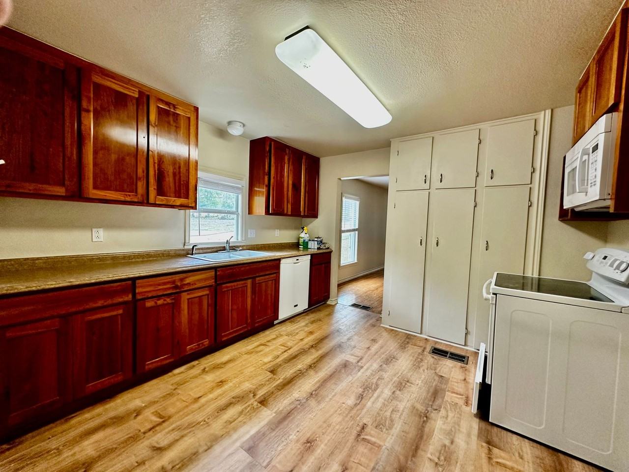 327 Roy St - Photo 6 of 7