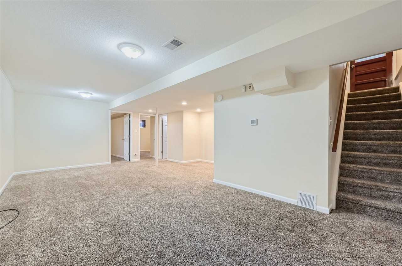 11256 Franklin St - Photo 5 of 11