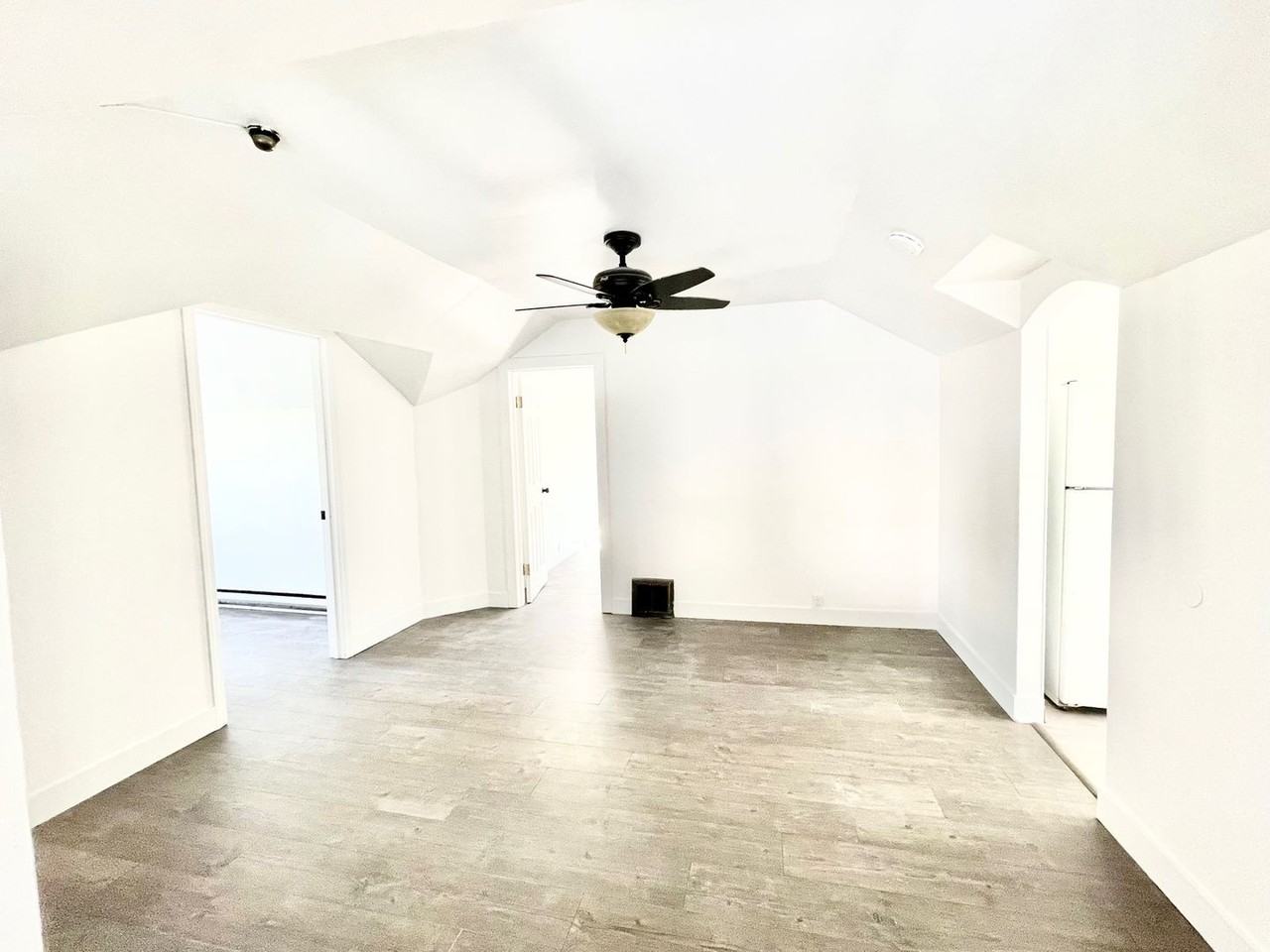 1411 W 9th Ave #G - Photo 4 of 17