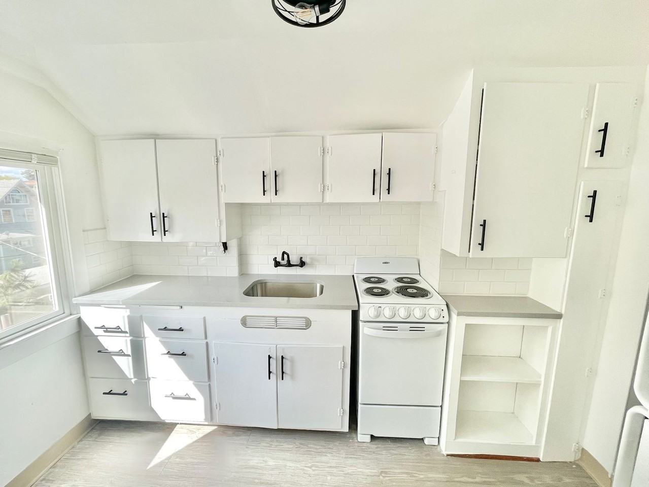 1411 W 9th Ave #G - Photo 5 of 17