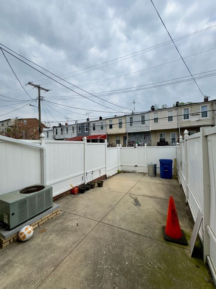 315 S Lehigh St - Photo 5 of 22