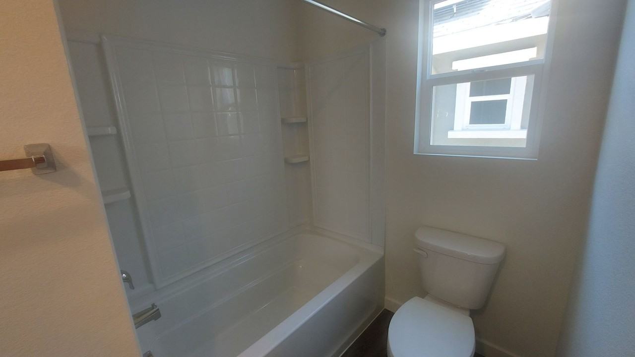 2096 Shady Tree Cir - Photo 5 of 36