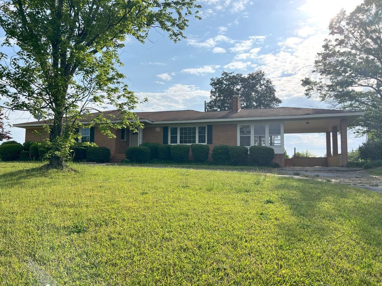 2332 Graham Rd - Photo 2 of 40