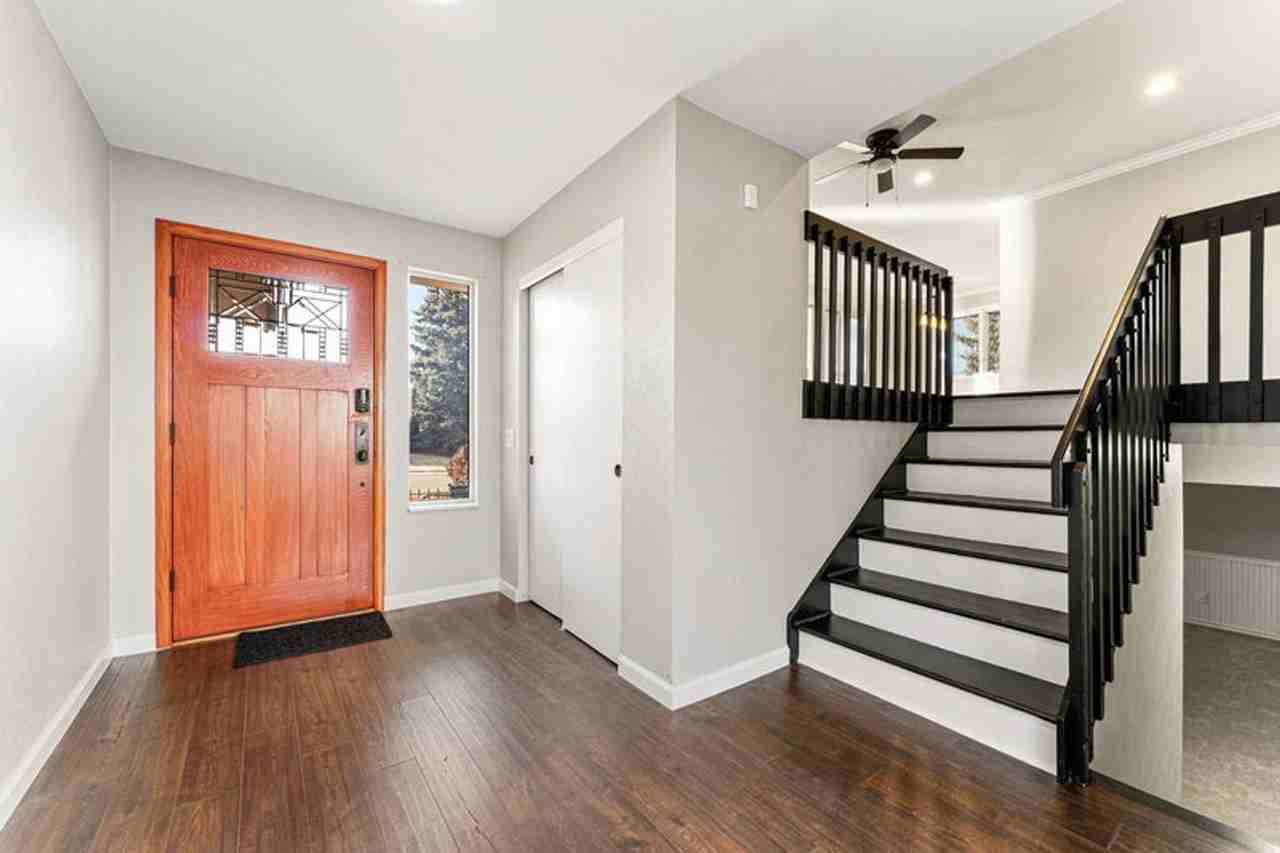 220 S Revere St - Photo 2 of 24