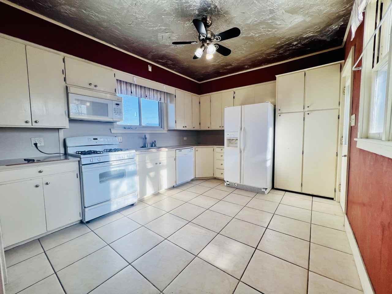 1323 West 2nd Street - Photo 7 of 23