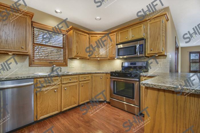 4180 Ivanrest Ave Sw - Photo 2 of 22