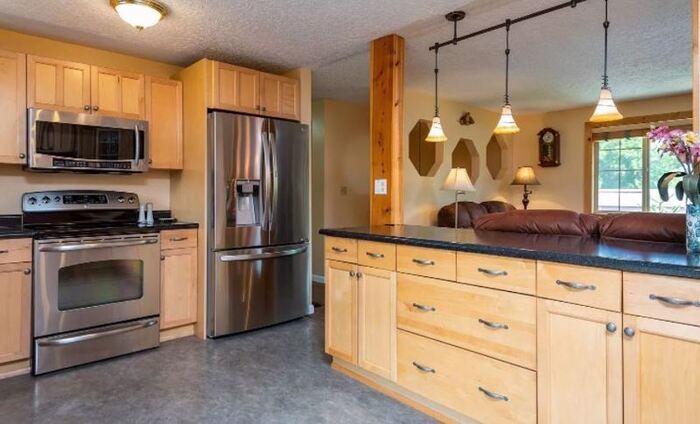 19160 Clairmont Way - Photo 2 of 3