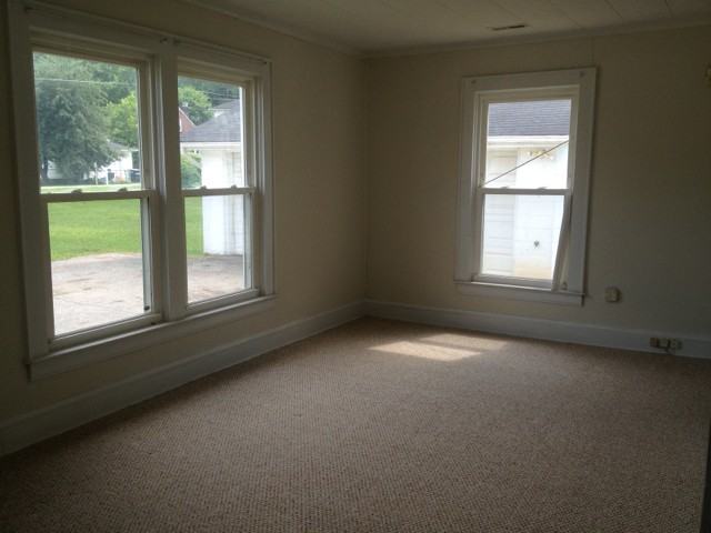 365 Martin St - Photo 3 of 9